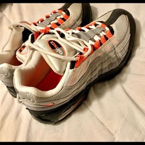 Nike air max size 9.5 women’s 8 men’s